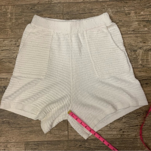 Women’s Free People Beach white Carter sweater shorts with pockets - Picture 5 of 5